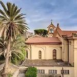 Aweshomeitaly - Bay Windows Apartment