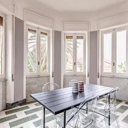 Aweshomeitaly - Bay Windows La Spezia